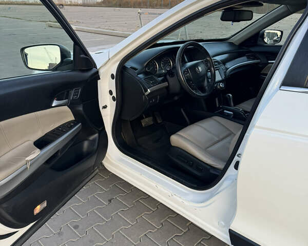 Білий Хонда Кросстур, об'ємом двигуна 3.47 л та пробігом 198 тис. км за 12800 $, фото 17 на Automoto.ua
