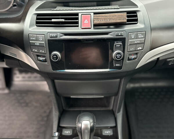 Білий Хонда Кросстур, об'ємом двигуна 2.35 л та пробігом 294 тис. км за 12950 $, фото 56 на Automoto.ua