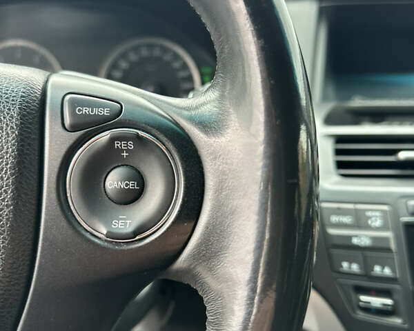 Білий Хонда Кросстур, об'ємом двигуна 2.35 л та пробігом 294 тис. км за 12950 $, фото 59 на Automoto.ua