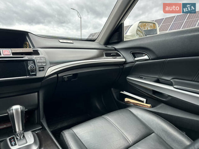 Білий Хонда Кросстур, об'ємом двигуна 2.35 л та пробігом 294 тис. км за 12950 $, фото 78 на Automoto.ua