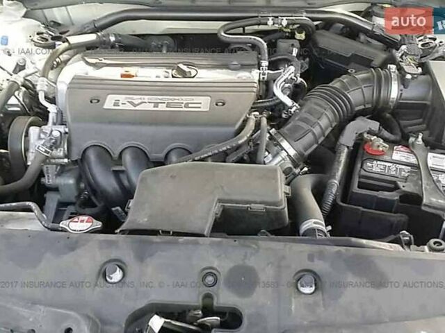 Білий Хонда Кросстур, об'ємом двигуна 2.4 л та пробігом 147 тис. км за 14000 $, фото 12 на Automoto.ua