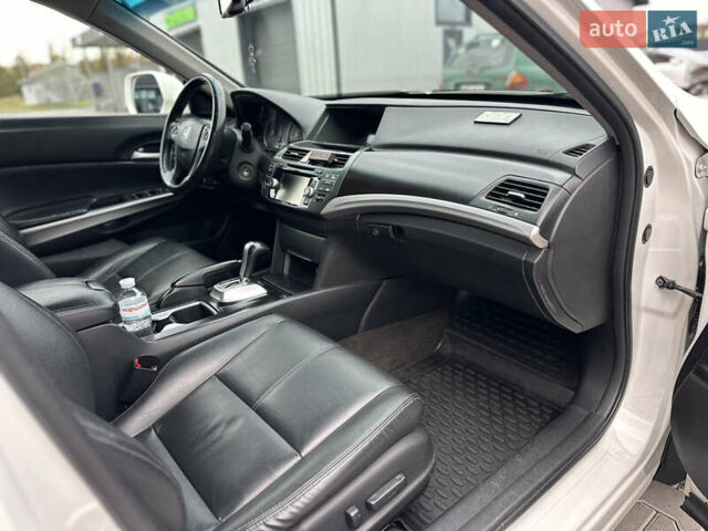 Білий Хонда Кросстур, об'ємом двигуна 2.35 л та пробігом 294 тис. км за 12950 $, фото 94 на Automoto.ua