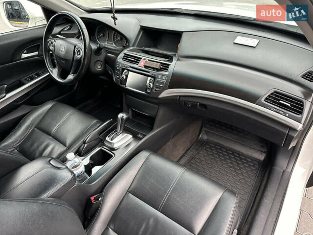 Білий Хонда Кросстур, об'ємом двигуна 2.35 л та пробігом 294 тис. км за 12950 $, фото 99 на Automoto.ua