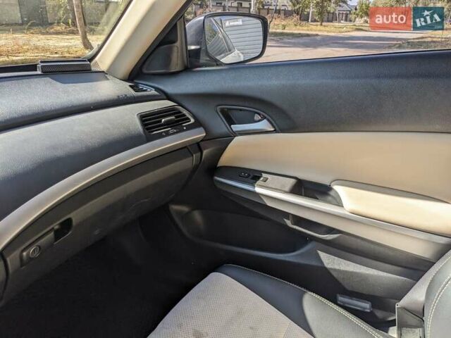 Белый Хонда Кросстур, объемом двигателя 2.36 л и пробегом 214 тыс. км за 11999 $, фото 12 на Automoto.ua