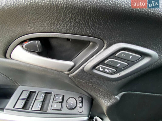 Чорний Хонда Кросстур, об'ємом двигуна 3 л та пробігом 146 тис. км за 11800 $, фото 14 на Automoto.ua