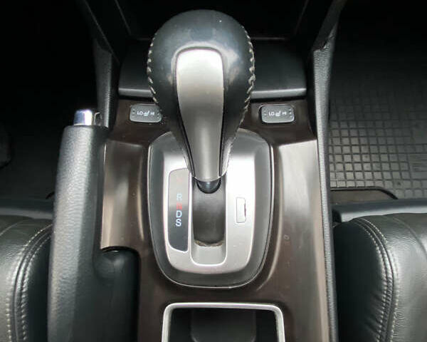 Чорний Хонда Кросстур, об'ємом двигуна 3 л та пробігом 146 тис. км за 11800 $, фото 12 на Automoto.ua