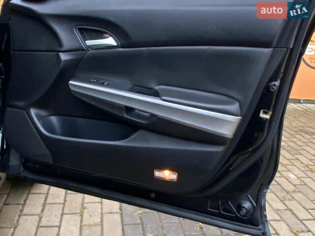 Чорний Хонда Кросстур, об'ємом двигуна 3 л та пробігом 146 тис. км за 11800 $, фото 20 на Automoto.ua