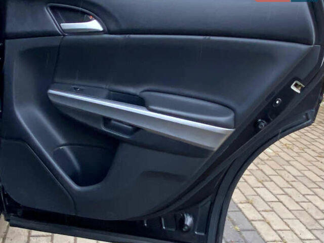 Чорний Хонда Кросстур, об'ємом двигуна 3 л та пробігом 146 тис. км за 11800 $, фото 19 на Automoto.ua