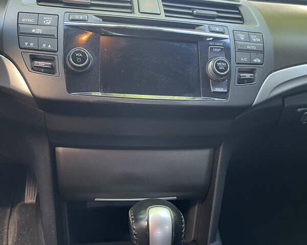 Чорний Хонда Кросстур, об'ємом двигуна 2.36 л та пробігом 220 тис. км за 10100 $, фото 8 на Automoto.ua