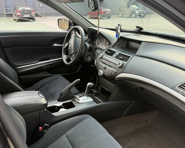 Коричневый Хонда Кросстур, объемом двигателя 2.35 л и пробегом 179 тыс. км за 13400 $, фото 9 на Automoto.ua