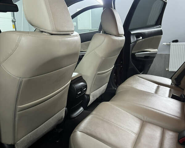 Красный Хонда Кросстур, объемом двигателя 3.5 л и пробегом 130 тыс. км за 14800 $, фото 23 на Automoto.ua