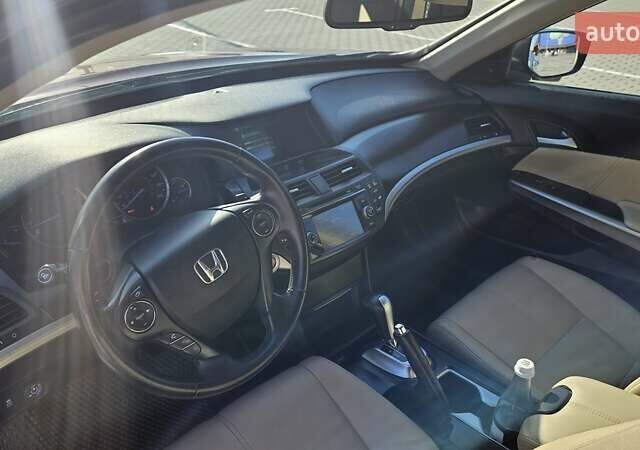 Красный Хонда Кросстур, объемом двигателя 3.5 л и пробегом 129 тыс. км за 14350 $, фото 28 на Automoto.ua