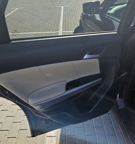 Красный Хонда Кросстур, объемом двигателя 3.5 л и пробегом 129 тыс. км за 14350 $, фото 21 на Automoto.ua