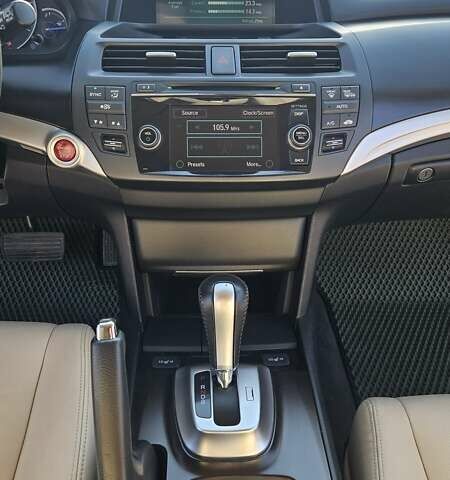 Красный Хонда Кросстур, объемом двигателя 3.5 л и пробегом 129 тыс. км за 14350 $, фото 4 на Automoto.ua