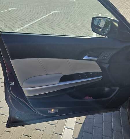 Красный Хонда Кросстур, объемом двигателя 3.5 л и пробегом 129 тыс. км за 14350 $, фото 22 на Automoto.ua