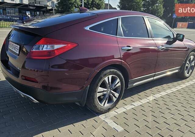 Красный Хонда Кросстур, объемом двигателя 3.5 л и пробегом 129 тыс. км за 14350 $, фото 6 на Automoto.ua