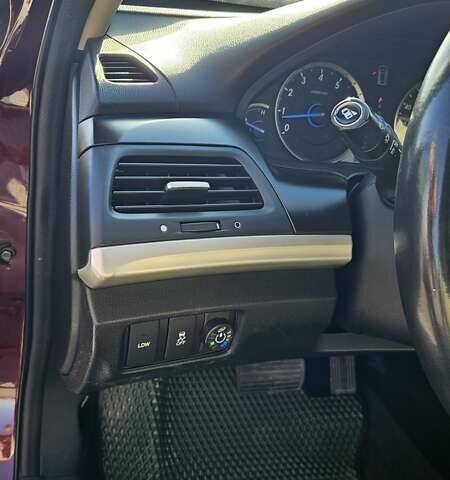 Красный Хонда Кросстур, объемом двигателя 3.5 л и пробегом 129 тыс. км за 14350 $, фото 24 на Automoto.ua