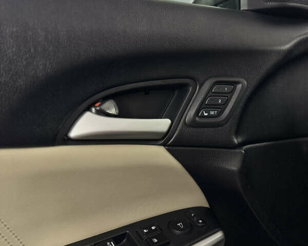 Красный Хонда Кросстур, объемом двигателя 3.5 л и пробегом 130 тыс. км за 14800 $, фото 26 на Automoto.ua