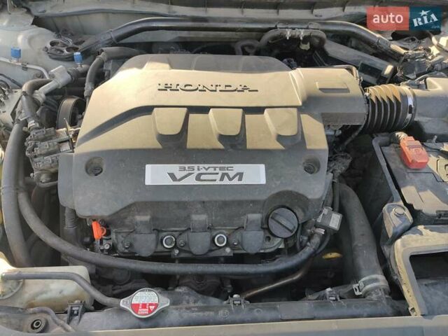 Серый Хонда Кросстур, объемом двигателя 3.5 л и пробегом 180 тыс. км за 11300 $, фото 8 на Automoto.ua