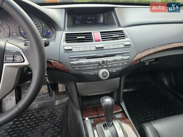 Серый Хонда Кросстур, объемом двигателя 3.47 л и пробегом 270 тыс. км за 11450 $, фото 17 на Automoto.ua