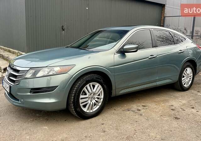 Серый Хонда Кросстур, объемом двигателя 2.35 л и пробегом 252 тыс. км за 11000 $, фото 4 на Automoto.ua