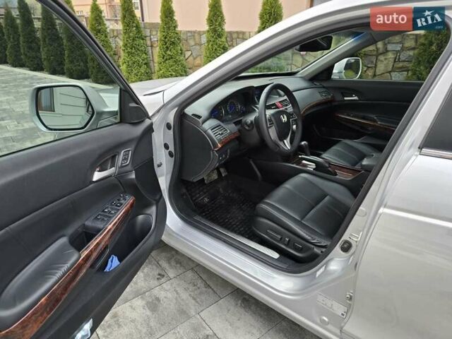 Серый Хонда Кросстур, объемом двигателя 3.47 л и пробегом 270 тыс. км за 11450 $, фото 13 на Automoto.ua
