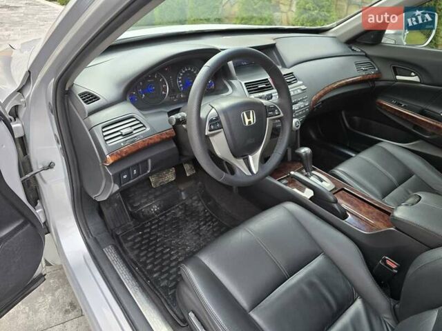 Серый Хонда Кросстур, объемом двигателя 3.47 л и пробегом 270 тыс. км за 11450 $, фото 15 на Automoto.ua