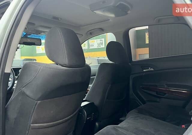 Серый Хонда Кросстур, объемом двигателя 2.35 л и пробегом 252 тыс. км за 11000 $, фото 15 на Automoto.ua