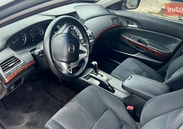 Серый Хонда Кросстур, объемом двигателя 2.35 л и пробегом 252 тыс. км за 11000 $, фото 14 на Automoto.ua