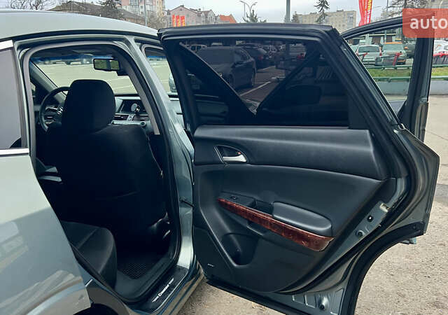 Серый Хонда Кросстур, объемом двигателя 2.35 л и пробегом 252 тыс. км за 11000 $, фото 20 на Automoto.ua