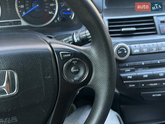 Сірий Хонда Кросстур, об'ємом двигуна 2.4 л та пробігом 235 тис. км за 11000 $, фото 17 на Automoto.ua