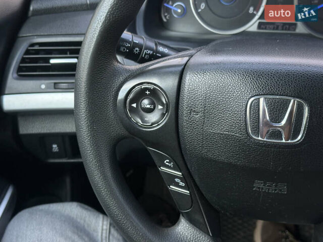 Сірий Хонда Кросстур, об'ємом двигуна 2.4 л та пробігом 235 тис. км за 11000 $, фото 18 на Automoto.ua