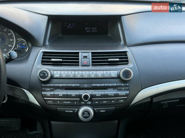 Сірий Хонда Кросстур, об'ємом двигуна 2.4 л та пробігом 235 тис. км за 11000 $, фото 8 на Automoto.ua