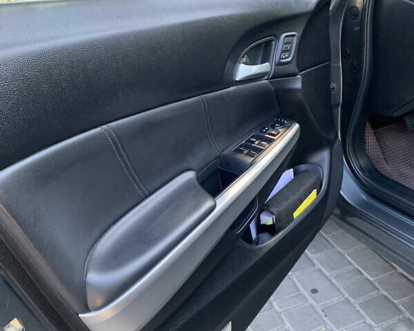 Хонда Кросстур 2014 в Каменское - Днепродзержинск на Automoto.ua Серый Хонда Кросстур, объемом двигателя 3.5 л и пробегом 203 тыс. км за 15000 $, фото 18 на Automoto.ua