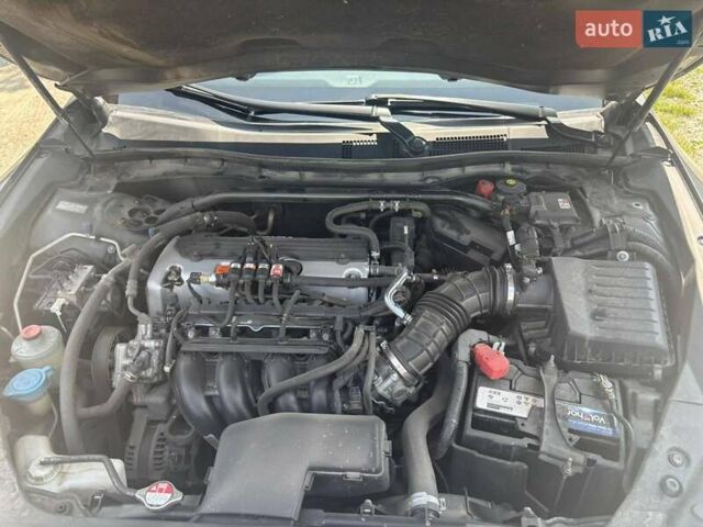 Серый Хонда Кросстур, объемом двигателя 2.4 л и пробегом 117 тыс. км за 14000 $, фото 5 на Automoto.ua