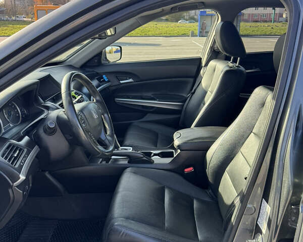 Серый Хонда Кросстур, объемом двигателя 2.35 л и пробегом 129 тыс. км за 11500 $, фото 13 на Automoto.ua