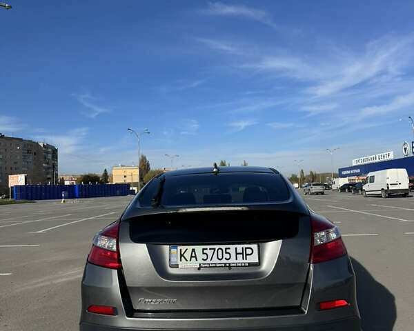 Серый Хонда Кросстур, объемом двигателя 2.35 л и пробегом 129 тыс. км за 11500 $, фото 1 на Automoto.ua