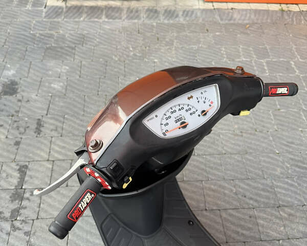 Красный Хонда Dio AF-34, объемом двигателя 0.05 л и пробегом 3 тыс. км за 420 $, фото 7 на Automoto.ua
