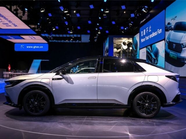 Сірий Хонда Інша, об'ємом двигуна 0 л та пробігом 1000 тис. км за 20500 $, фото 1 на Automoto.ua