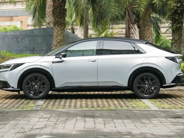 Сірий Хонда Інша, об'ємом двигуна 0 л та пробігом 1000 тис. км за 20500 $, фото 2 на Automoto.ua