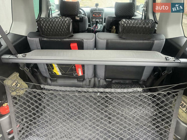 Чорний Хонда Елемент, об'ємом двигуна 2.4 л та пробігом 228 тис. км за 8500 $, фото 12 на Automoto.ua