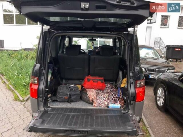 Чорний Хонда Елемент, об'ємом двигуна 2.4 л та пробігом 228 тис. км за 7800 $, фото 4 на Automoto.ua