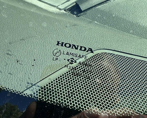 Белый Хонда Элизион, объемом двигателя 3 л и пробегом 210 тыс. км за 8000 $, фото 9 на Automoto.ua