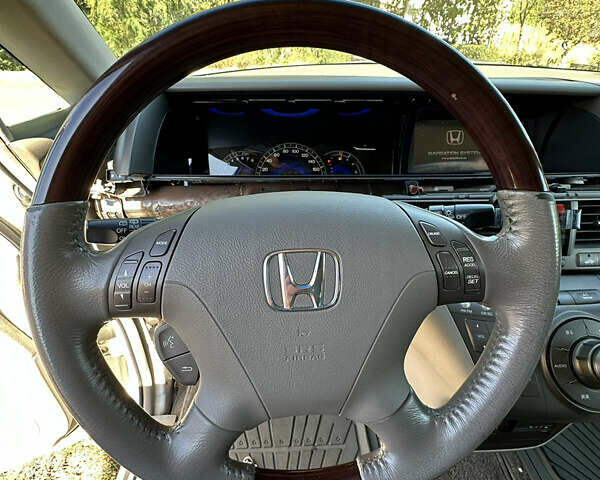 Белый Хонда Элизион, объемом двигателя 3 л и пробегом 210 тыс. км за 8000 $, фото 17 на Automoto.ua