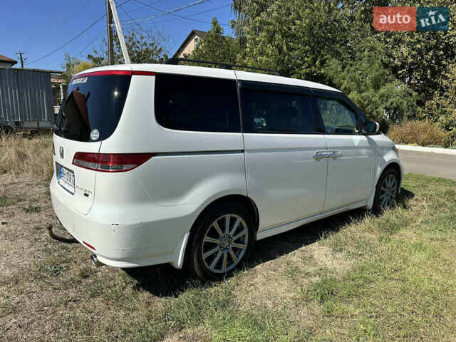 Білий Хонда Елізіон, об'ємом двигуна 3 л та пробігом 210 тис. км за 9900 $, фото 3 на Automoto.ua