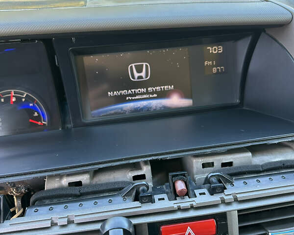 Білий Хонда Елізіон, об'ємом двигуна 3 л та пробігом 210 тис. км за 9900 $, фото 20 на Automoto.ua