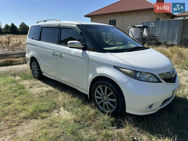 Белый Хонда Элизион, объемом двигателя 3 л и пробегом 210 тыс. км за 8000 $, фото 2 на Automoto.ua