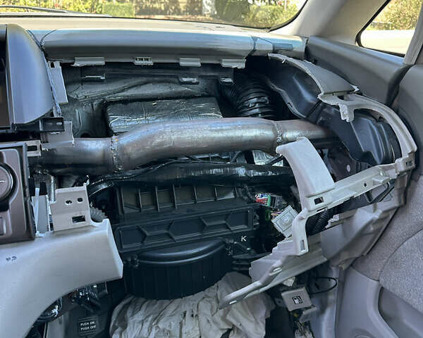 Білий Хонда Елізіон, об'ємом двигуна 3 л та пробігом 210 тис. км за 9900 $, фото 15 на Automoto.ua