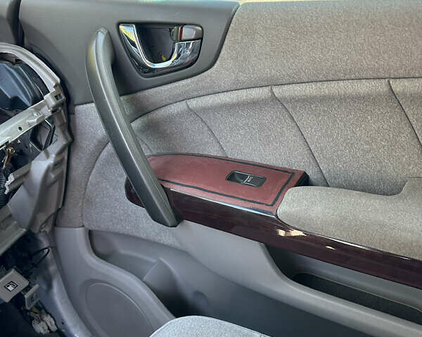 Белый Хонда Элизион, объемом двигателя 3 л и пробегом 210 тыс. км за 8000 $, фото 16 на Automoto.ua