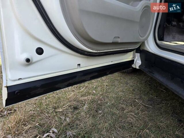 Белый Хонда Элизион, объемом двигателя 2.35 л и пробегом 164 тыс. км за 11500 $, фото 5 на Automoto.ua